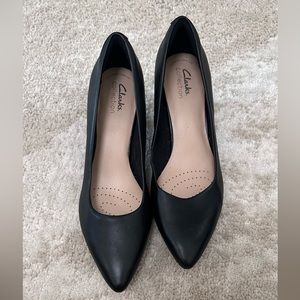 Brand new Clark shoes worn once. To big for me